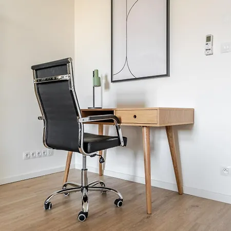 Blueground 2 Furnished Náměstí Míru Prg-44 * Praha
