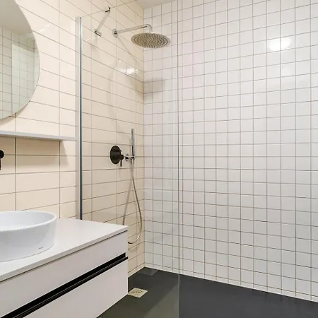 Blueground 2 Furnished Namesti Miru Prg-44 Apartment *