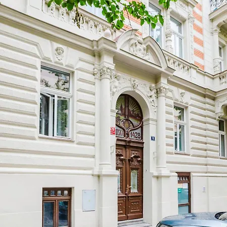 Apartmán Blueground 2 Furnished Náměstí Míru Prg-44 *