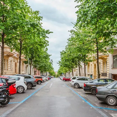 Blueground 2 Furnished Náměstí Míru Prg-44 * Praha