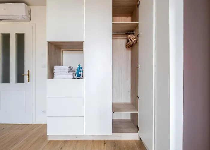 Apartmán Blueground 2 Furnished Náměstí Míru Prg-44 *